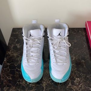 Air Jordan 12 grade school